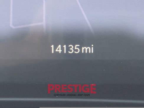 Used 2024 Jeep Grand Cherokee Overland w/ Advanced Protech Group III AWD/4WD image 18