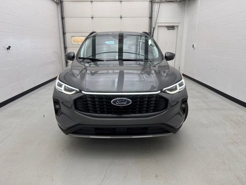 Used 2024 Ford Escape Platinum AWD/4WD image 2