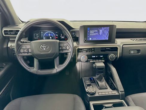 Used 2025 Toyota Tacoma SR5 AWD/4WD image 21