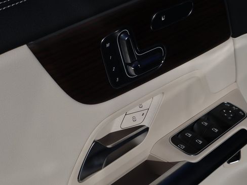 New 2026 Mercedes-Benz GLA 250 4MATIC image 27