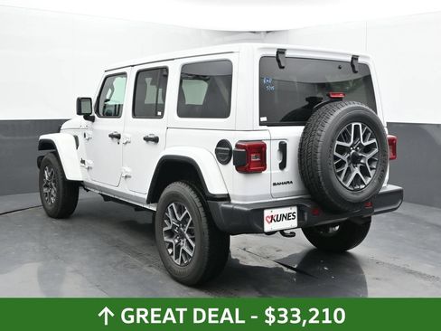 Used 2025 Jeep Wrangler Unlimited Sahara AWD/4WD image 12