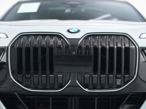 Used 2024 BMW 760i xDrive w/ Premium Package 2 image 64