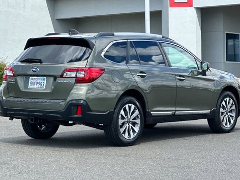 Used 2019 Subaru Outback 2.5i Touring w/ Popular Package #3A AWD/4WD image 2