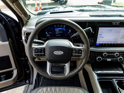 Used 2026 Ford F450 Platinum w/ Platinum Plus Package image 19