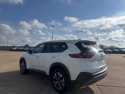 Certified 2023 Nissan Rogue SV FWD image 14