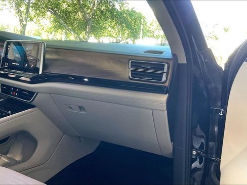 Used 2026 Volkswagen Atlas SE AWD/4WD image 24