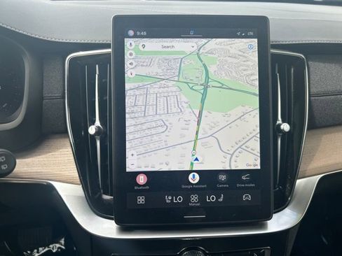 Certified 2025 Volvo XC90 B5 Plus AWD/4WD image 21