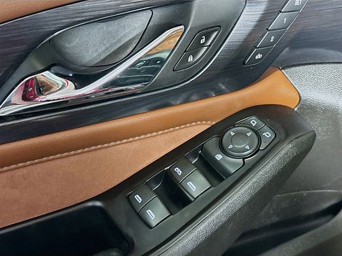 Used 2018 Chevrolet Traverse High Country w/ LPO, 'HIT The Road' Package image 20