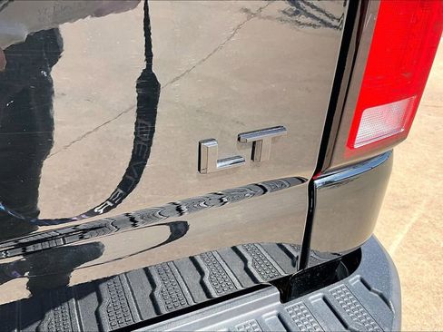 Used 2024 Chevrolet Silverado 2500 LT w/ Midnight Edition image 40