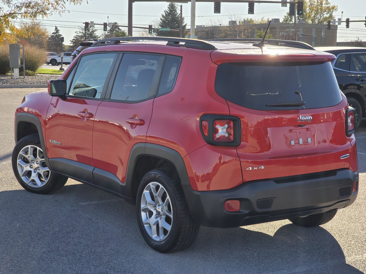 Used 2017 Jeep Renegade Latitude w/ Cold Weather Group AWD/4WD image 11