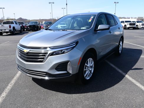 Used 2023 Chevrolet Equinox LT image 4