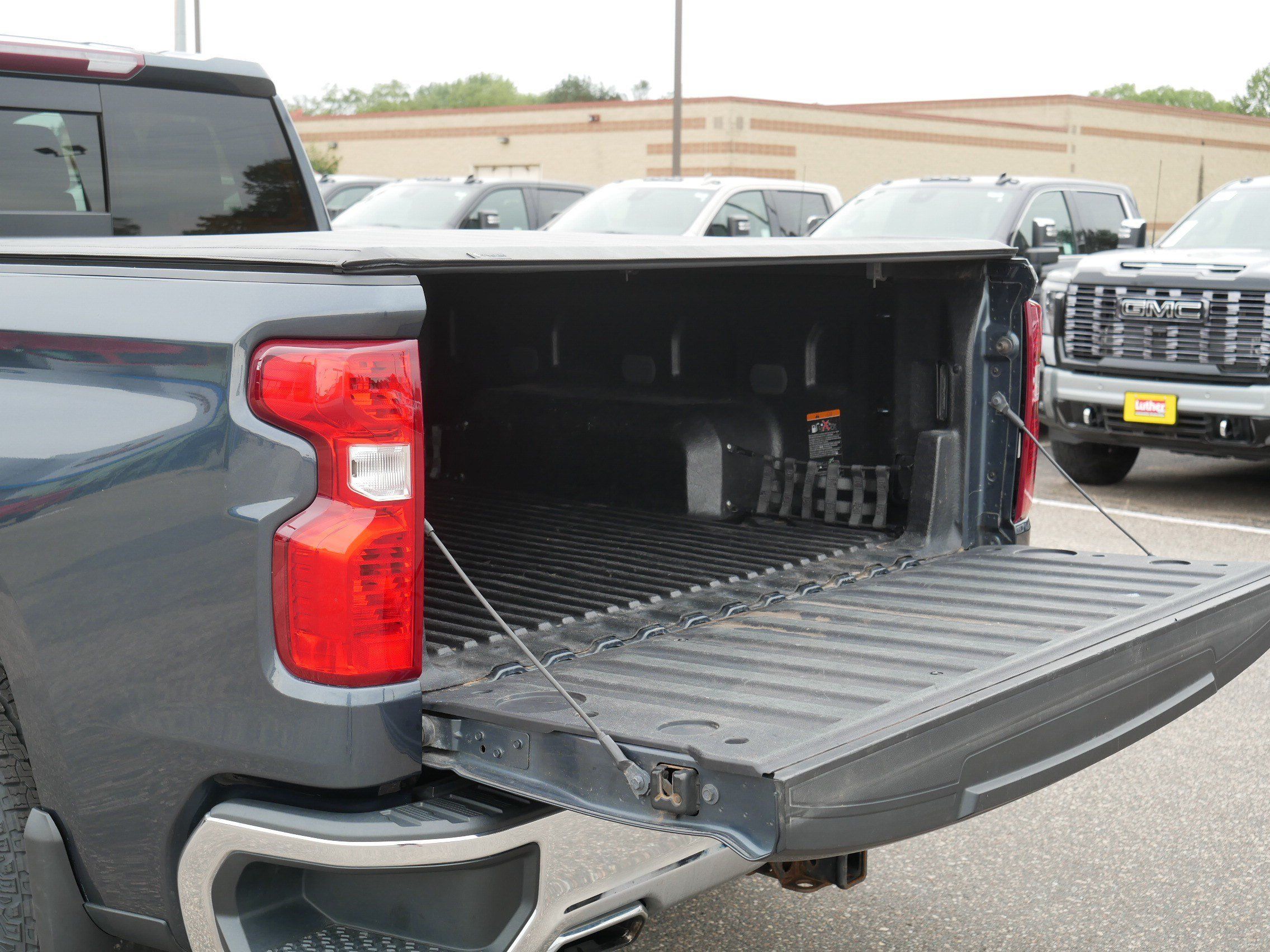 Used 2020 Chevrolet Silverado 1500 LT w/ All-Star Edition AWD/4WD image 18