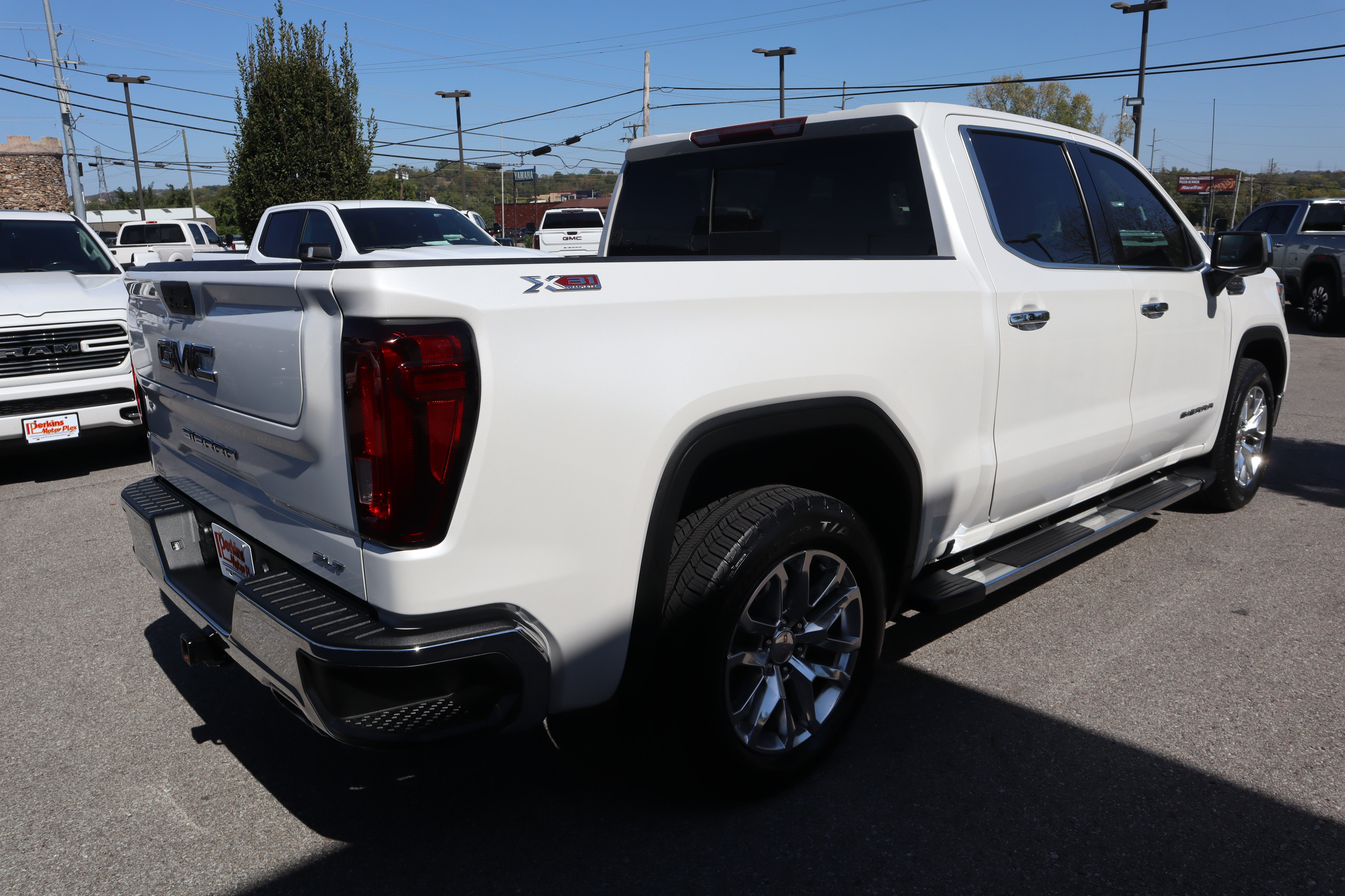 Used 2021 GMC Sierra 1500 SLT w/ SLT Convenience Package AWD/4WD image 6