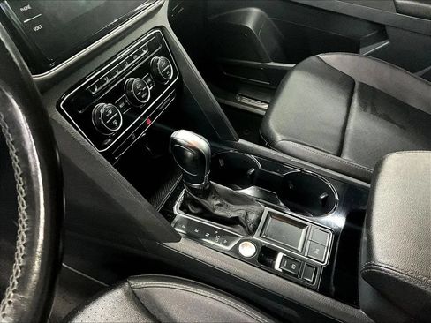 Used 2018 Volkswagen Atlas SEL FWD image 16