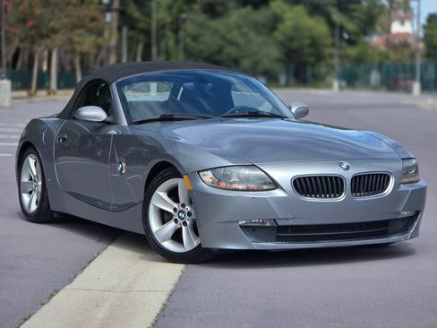 Used 2006 BMW Z4 3.0i RWD image 1
