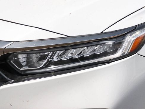 Used 2018 Honda Accord Sport image 2