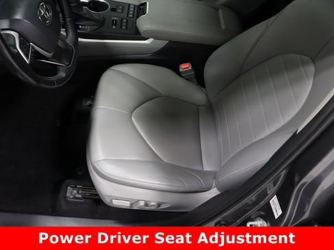 Used 2022 Toyota Highlander XLE image 15