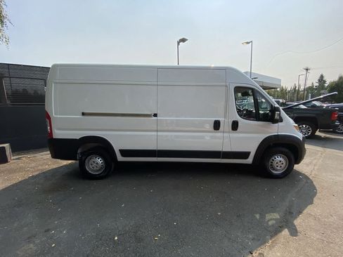 Used 2026 RAM ProMaster 2500 w/ Convenience Group FWD image 7