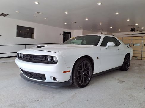 Used 2020 Dodge Challenger R/T Scat Pack RWD image 2