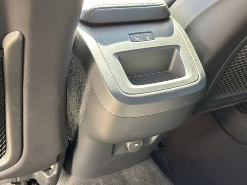 Used 2025 Volvo XC60 B5 Plus image 31
