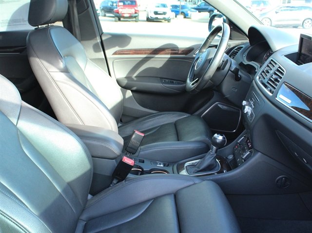 Used 2016 Audi Q3 2.0T Prestige w/ Prestige Package AWD/4WD image 27