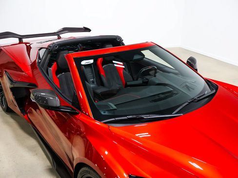Used 2025 Chevrolet Corvette Z06 w/ Z07 Performance Package RWD image 75