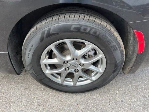 Used 2022 Chrysler Pacifica Touring FWD image 19