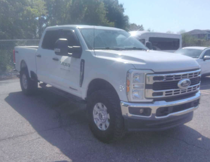 Used 2023 Ford F250 XLT AWD/4WD image 4