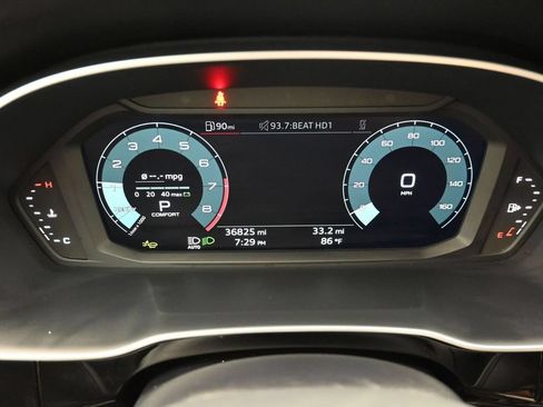 Used 2025 Audi Q3 2.0T Premium AWD/4WD image 3