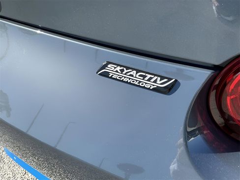 Used 2021 MAZDA MX-5 Miata RF Club image 17