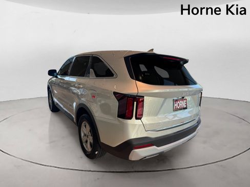 New 2026 Kia Sorento LX FWD image 5