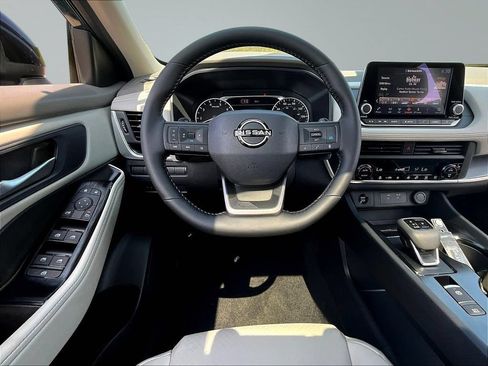 New 2026 Nissan Pathfinder Platinum AWD/4WD image 18