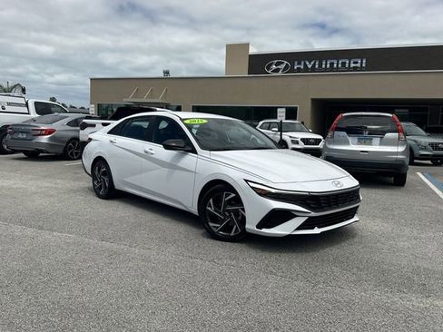 Certified 2025 Hyundai Elantra Sport image 1