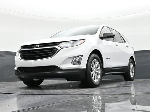 Used 2018 Chevrolet Equinox LS image 20