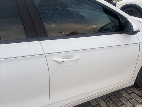 Used 2022 Hyundai Ioniq Blue FWD image 11