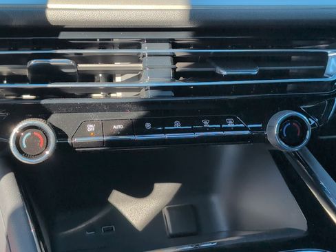 New 2026 Chevrolet Traverse LT w/ Sun and Wheel Package image 21