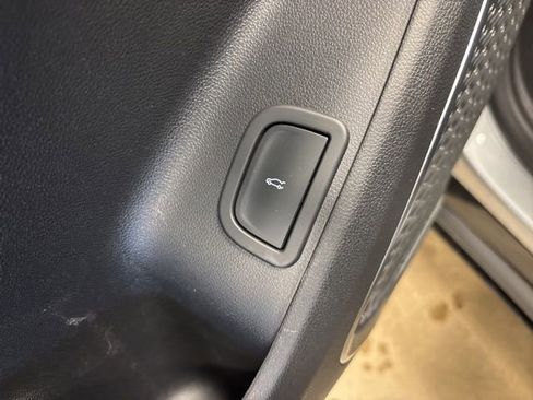 Used 2025 Buick Enclave Sport Touring FWD image 35