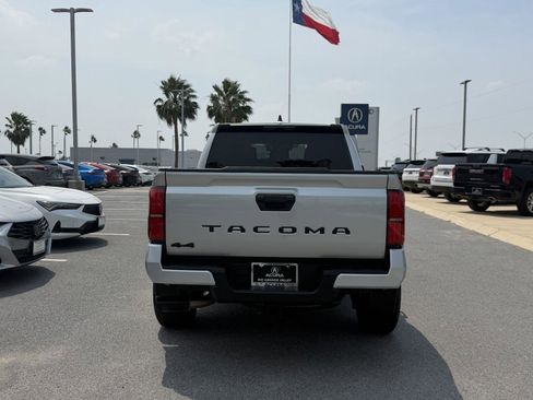 Used 2024 Toyota Tacoma SR5 AWD/4WD image 19