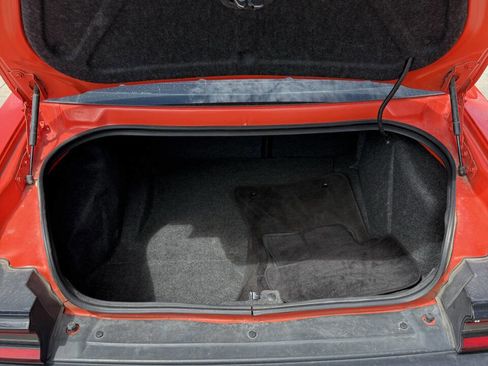 Used 2018 Dodge Challenger SXT w/ Blacktop Package image 11