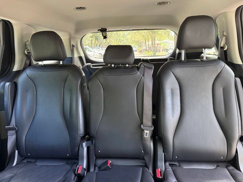 Used 2026 Kia Carnival FWD image 38