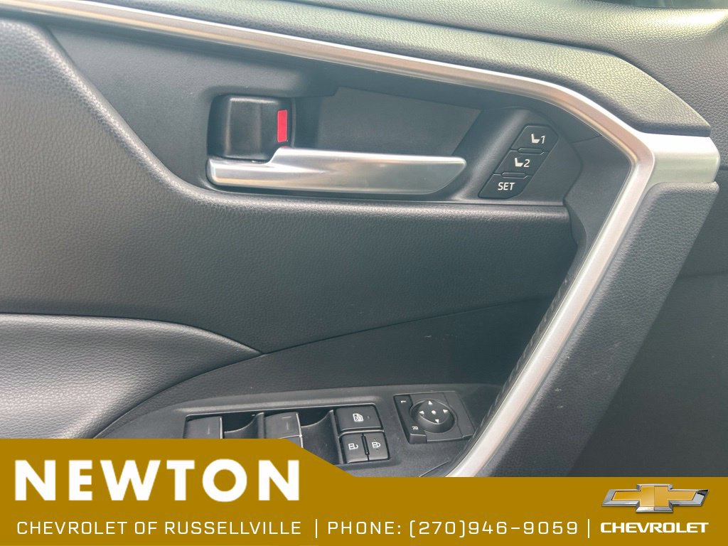 Used 2025 Toyota RAV4 XLE Premium w/ Weather Package AWD/4WD image 9