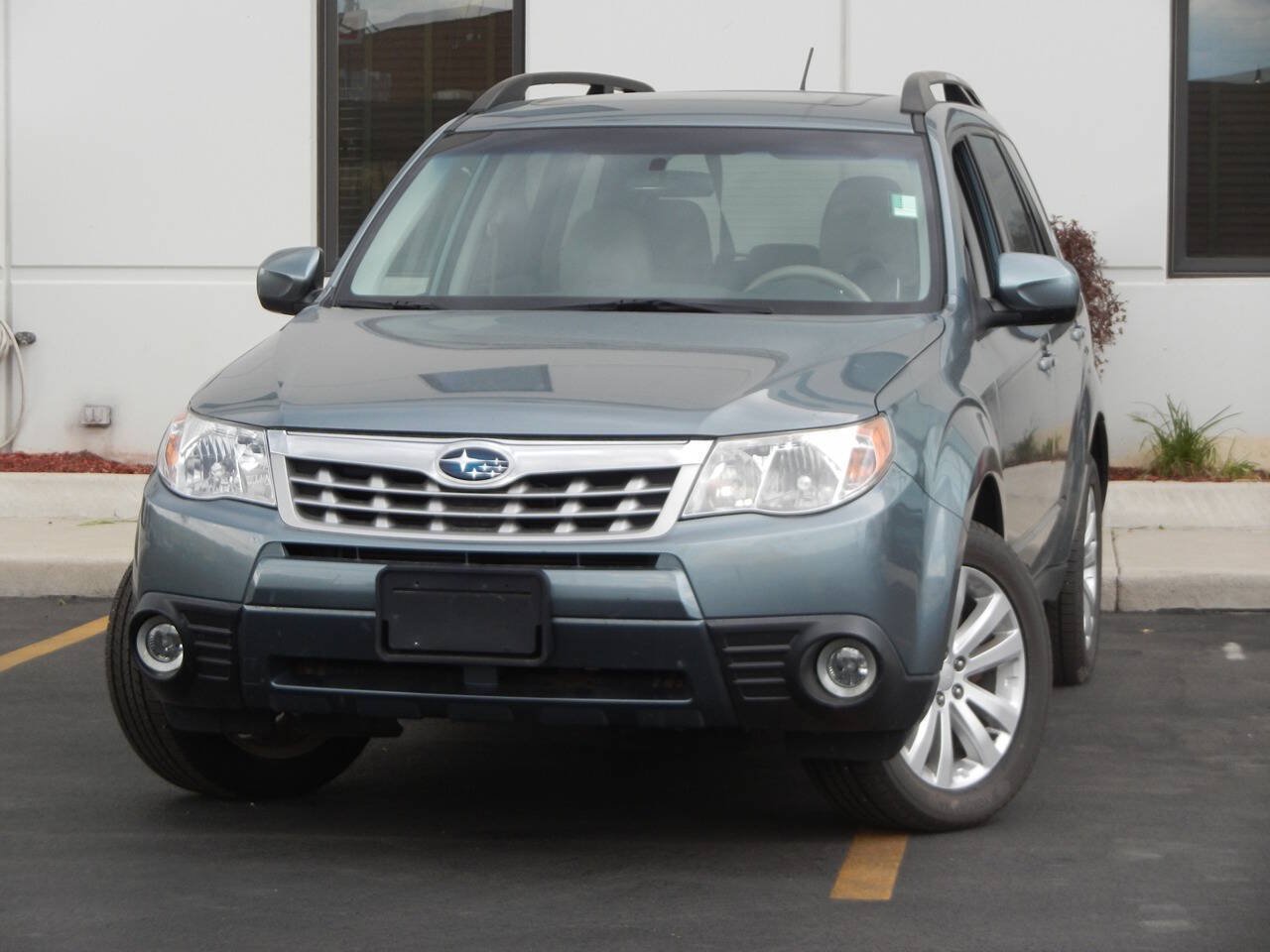 Used 2013 Subaru Forester 2.5X Premium w/ All-Weather Pkg AWD/4WD image 4
