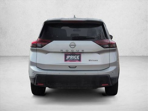 Used 2024 Nissan Rogue SV AWD/4WD image 7