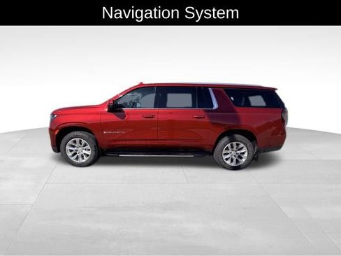 Used 2023 Chevrolet Suburban LT w/ Luxury Package AWD/4WD image 4