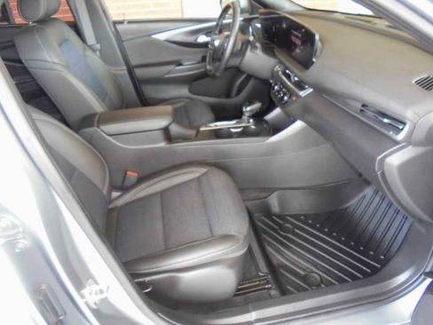 Used 2024 Buick Envista Preferred w/ Convenience I Package image 8