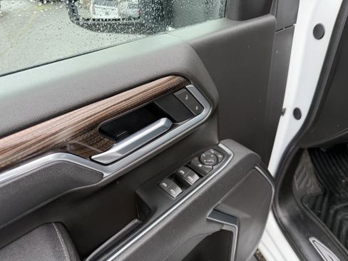 Used 2025 Chevrolet Silverado 2500 LT w/ Convenience Package image 15