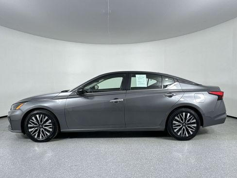 Certified 2024 Nissan Altima 2.5 SV image 30