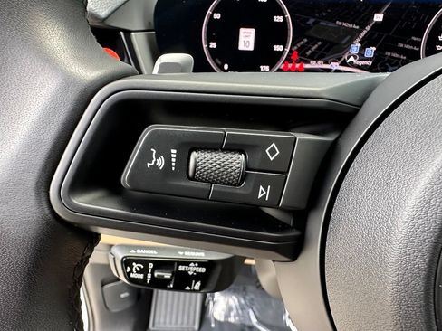 Certified 2026 Porsche Cayenne AWD/4WD image 26