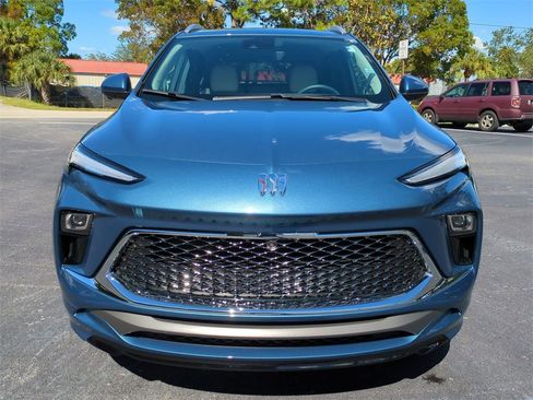 Used 2024 Buick Encore GX Avenir w/ Avenir Technology Package image 9