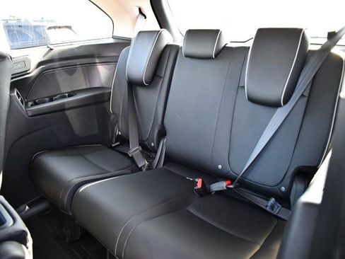 New 2026 Honda Odyssey Touring image 17